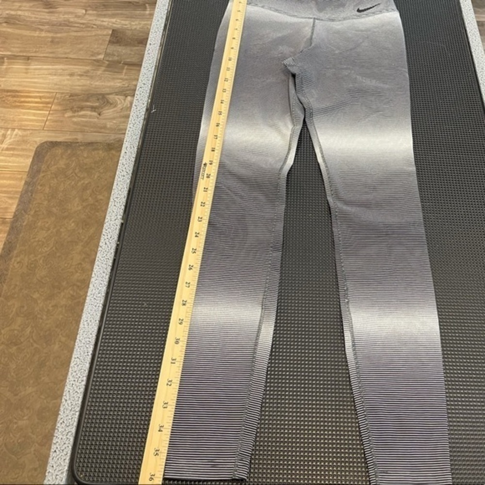 Nike Legging Size Small - Picture 13 of 13